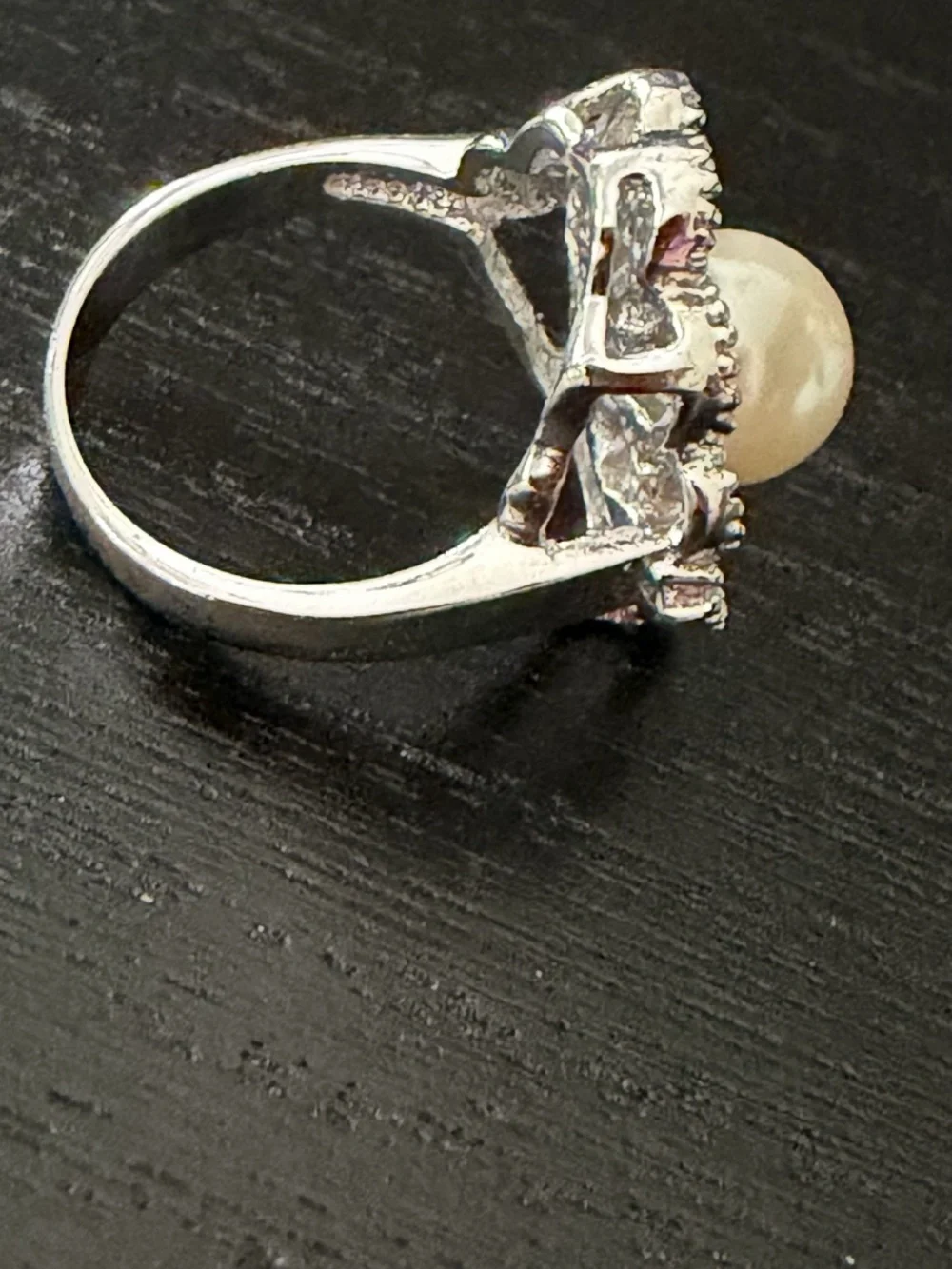 Vintage-Inspired Pearl & Silver Floral Ring - Pearl White